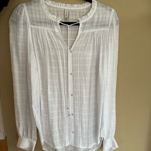 White long sleeve lightweight blouse